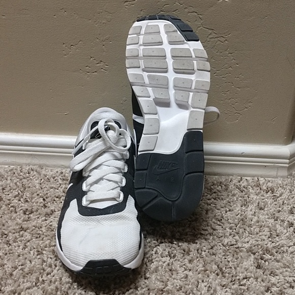 Nike Shoes - Nike white women's airmax